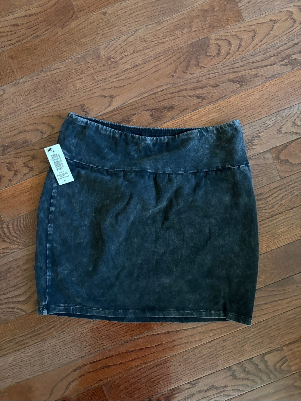 NWT Aritzia Women’s Washed Black Denim Mini Skirt